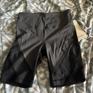 Lululemon Athletica Gray and Black Colour Me Ombre Shorts